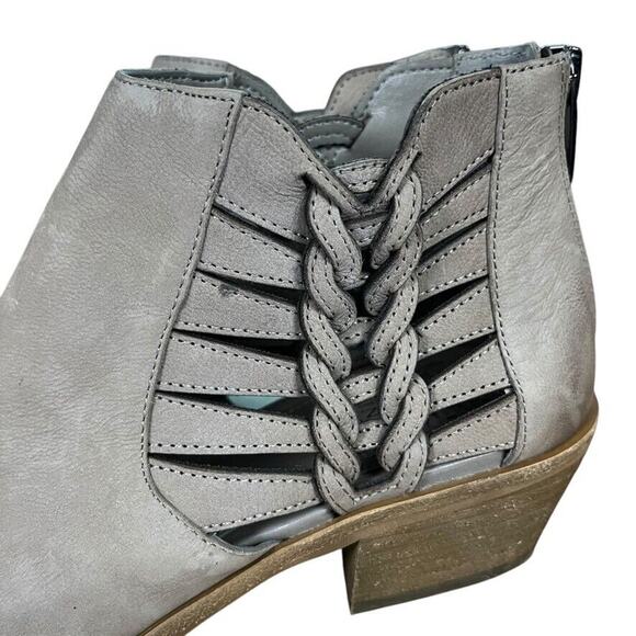 Vince Camuto Prestetta Womens Gray Chunky Heel Ankle Boots Booties Leather 7.5 - Picture 9 of 16